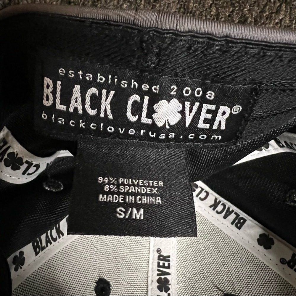 NEW Black Clover Premium Clover 22 Performance Wick Stretch Band Cap Size S/M - Picture 6 of 8